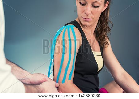 Treating Shoulder With Kinesio Tape