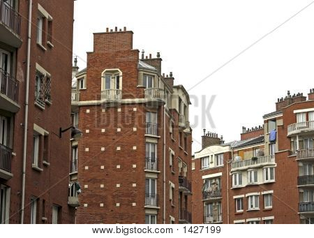 Paříž nízkými příjmy apartmány