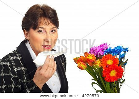 Mujer madura alergia