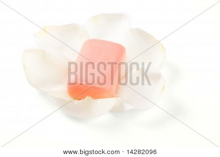 Die Seife in der Rosenblüten