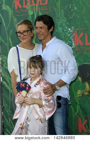 LOS ANGELES - AUG 14:  Lou Diamond Phillips, Yvonne Phillips, Indigo Phillips at the 