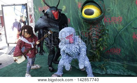 LOS ANGELES - AUG 14: Kubo, Atmosphere at the premiere of Focus Features' 'Kubo and the Two Strings' at AMC Universal City Walk on August 14, 2016 in Los Angeles, California