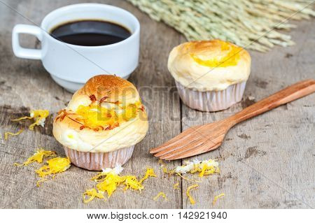 Muffin Golden Threads