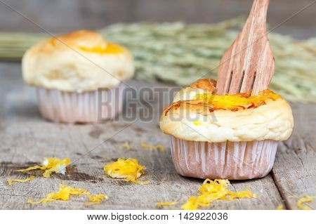 Muffin Golden Threads