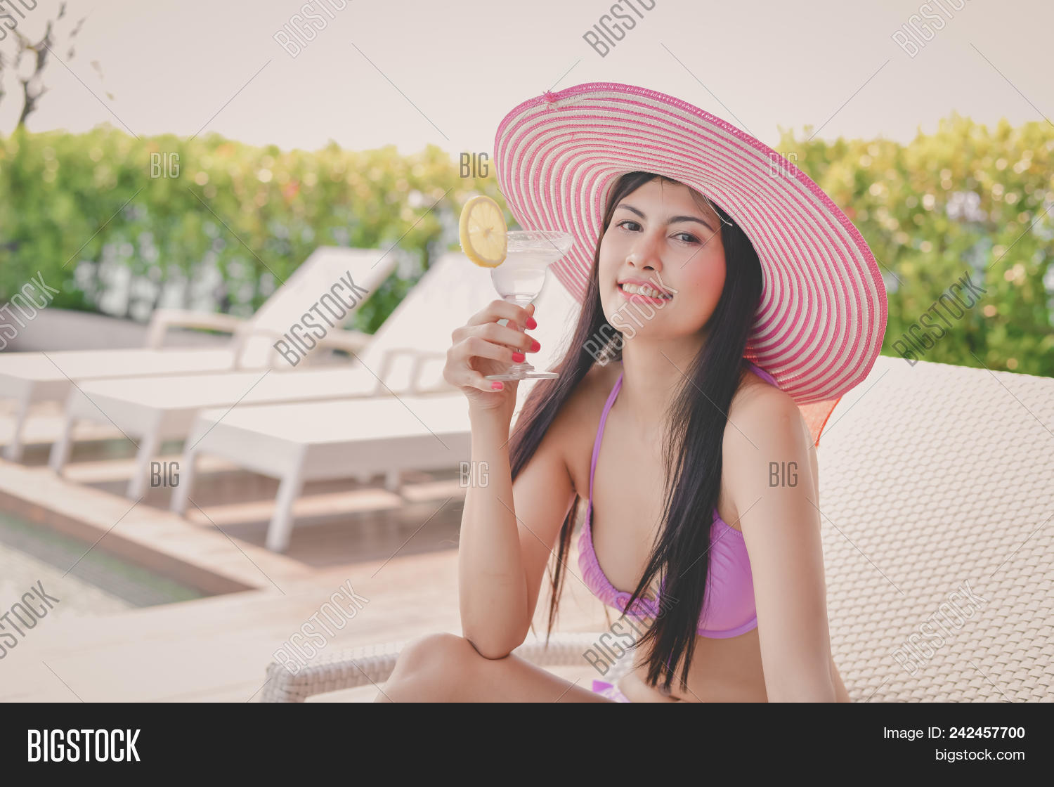 asian poo girls Stripper kayla hernandez
