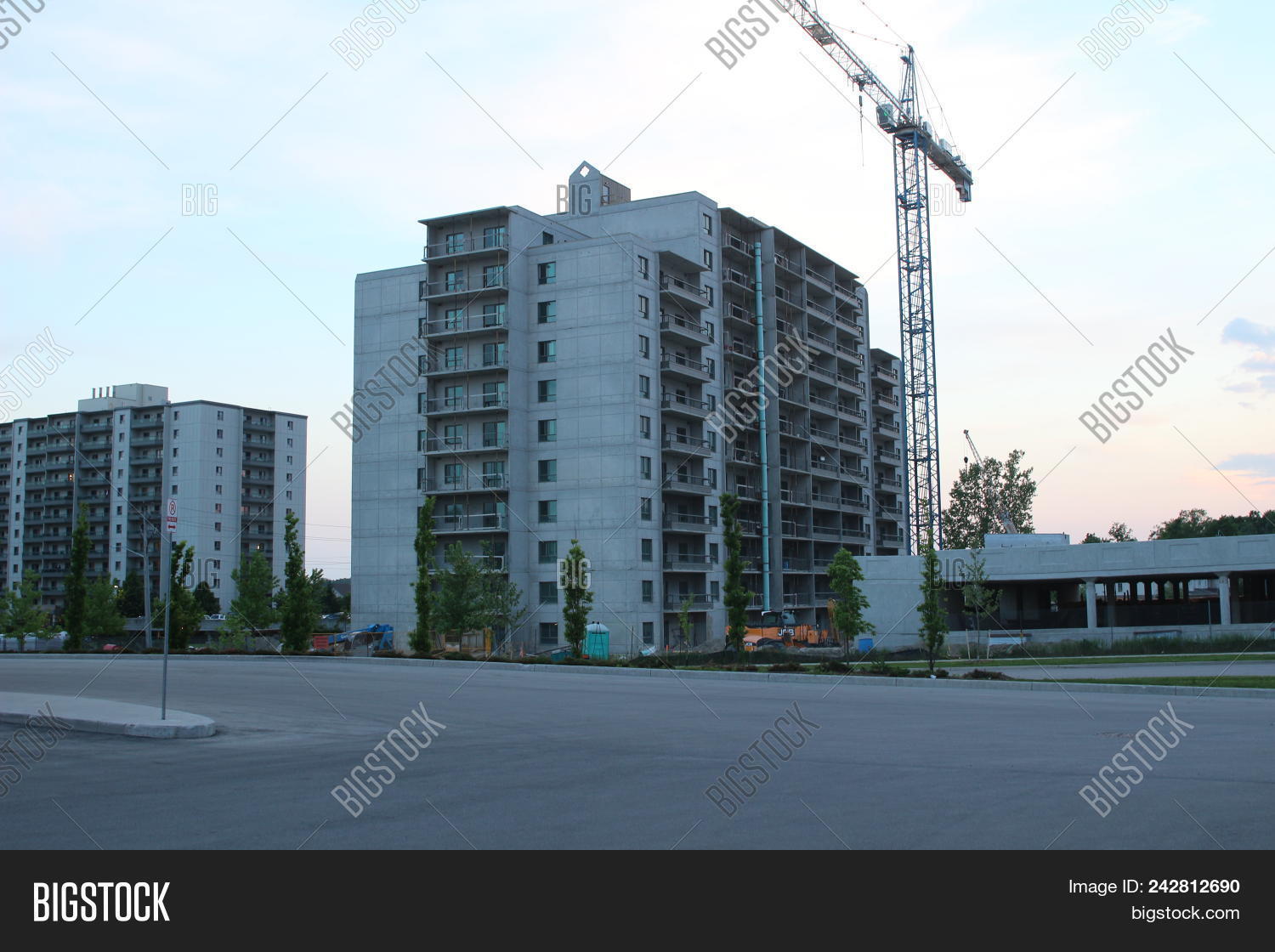 Building Crane 图片和照片(免费试用) | Bigstock