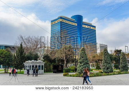 Baku, Azerbaijan - March 11, 2018: View Of Baku Boulevard And Hilton Hotel In Spring