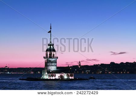 Maiden Tower  Istanbul, Turkey (kiz Kulesi - Salacak-uskudar)