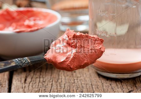 Red Lime Paste