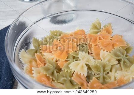 Tasty Glass Bowl Of Pasta Lacito A La Boloñesa