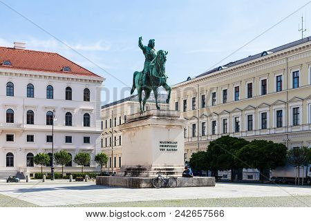 Munich, Germany - May 22, 2018: Tourist Near Equestrian Statue Of Elector Maximilian I At Wittelsbac