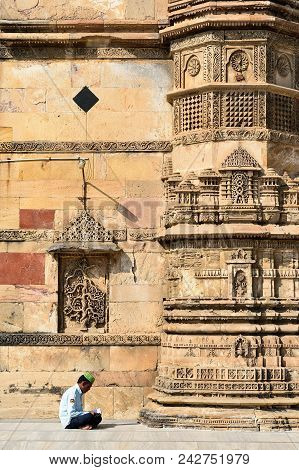 Ahmadabad, Gujarat, India - 28 January 2015: A Muslim From India Prays In Front Of The Jama Masijd M
