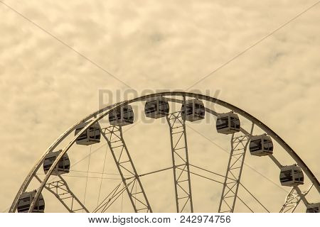 Baku Ferris Wheel, Baky Eye On Seaside Boulevard. Azerbaijan