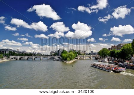 Pount Neuf And Cite Island In Paris