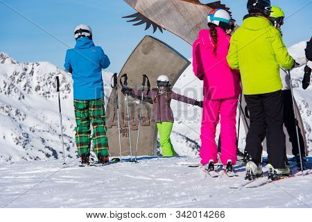 Grandvalira, Andorra : 2019 December 28 : People having fun in Sunny Day on Grandvalira Ski Station
