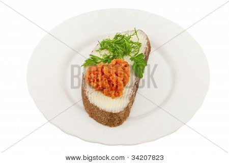 Sandwich au saumon sur une plaque
