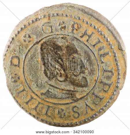 Ancient Spanish Copper Coin Of King Felipe Iv. 1664. Coined In Madrid. 16 Maravedis. Obverse.