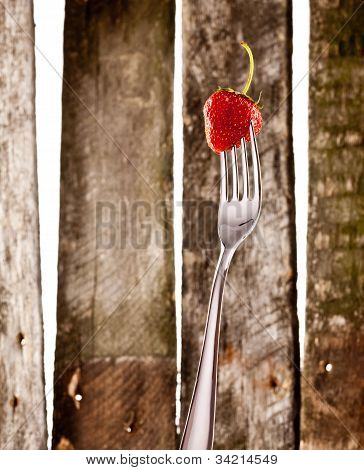 Erdbeere auf Gabel