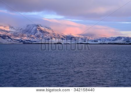 Sunrise Faxafloi Harbor Reykjavik Iceland Winter Snow