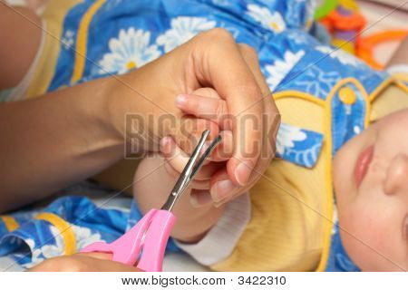 Die Babie schneiden Fingernagel