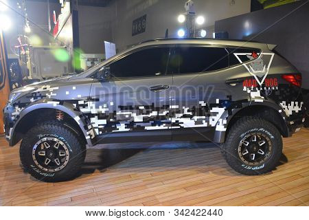 Pasay, Ph - Nov. 16: Hyundai Santa Fe Suv At Manila Auto Salon On November 16, 2019 In Smx Conventio
