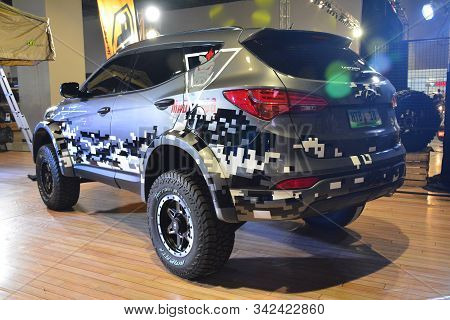Pasay, Ph - Nov. 16: Hyundai Santa Fe Suv At Manila Auto Salon On November 16, 2019 In Smx Conventio