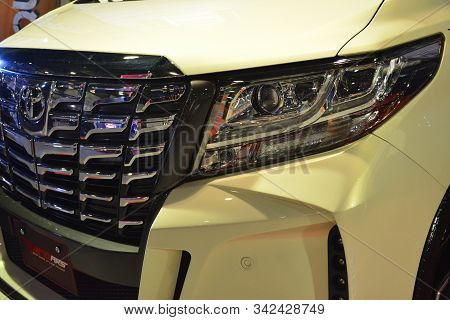 Pasay, Ph - Nov. 16: 2016 Toyota Alphard At Manila Auto Salon On November 16, 2019 In Smx Convention