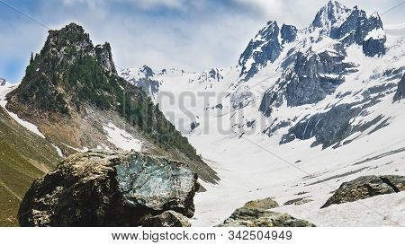 Thajwas Glacier In Sonmarg Kashmir Under A Fresh Cover Of Snow