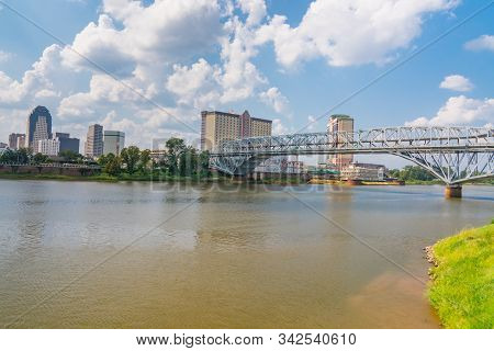 Shreveport, La - October 6, 2019: City Skyline Of Shreveport, Louisiana Along The Red River