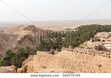 The Oasis Of Chebika And The Old Town Of As-sabikah, Tunisia