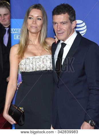 LOS ANGELES - JAN 02:  Antonio Banderas and Nicole Kimpel arrives for the PSIFF Awards Gala 2020 on January 02, 2020 in Palm Sprimgs, CA                