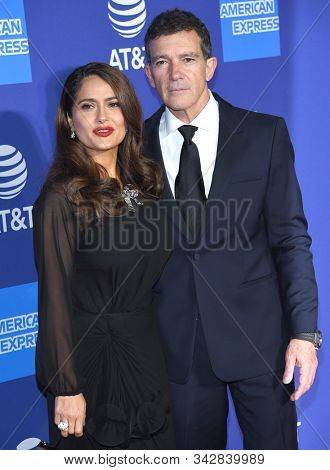 LOS ANGELES - JAN 02:  Salma Hayek and Antonio Banderas arrives for the PSIFF Awards Gala 2020 on January 02, 2020 in Palm Sprimgs, CA                
