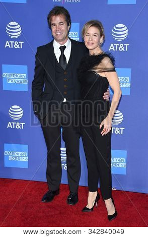 LOS ANGELES - JAN 02:  Rupert Goold and Renee Zellweger arrives for the PSIFF Awards Gala 2020 on January 02, 2020 in Palm Sprimgs, CA                