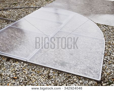 Cutting Polycarbonate When Installing It On The Frame Elements Of The Greenhouse. Greenhouse Install