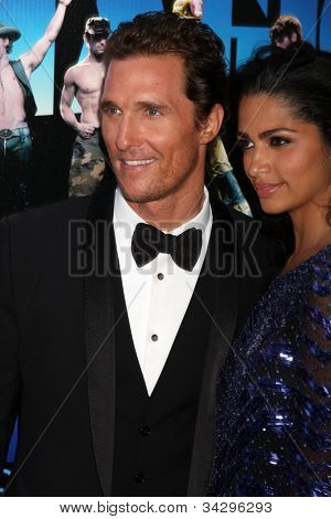 LOS ANGELES - JUN 24: Matthew McConaughey, Camila McConaughey ankommer til 