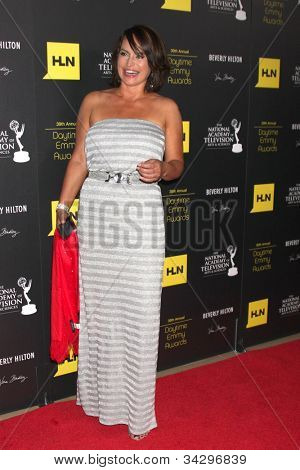 Лос-Анджелес - Июн 23: Кристалл Чапелл прибывает в 2012 дневных Emmy Awards в Беверли Хилтон Хо