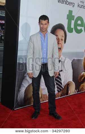 LOS ANGELES - 21 jun: Gesner เซนมาที่โกร 