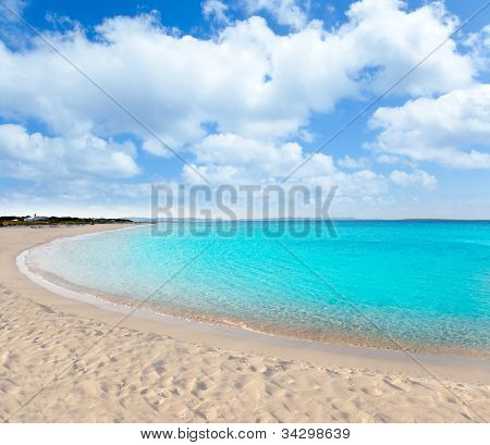 pláž llevant formentera zvané playa tanga