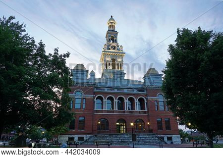 Evening Shot Of The Front Of The Historic Sevier County Courthouse In Sevierville, Tennessee Built I