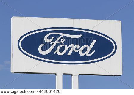 Ford Motor Company Logo. Ford Manufactures The Mustang, Escape, Explorer And The Best Selling F-150