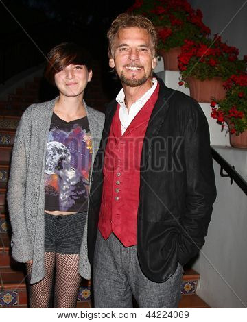 LOS ANGELES - APR-4: Hana Loggins, Kenny Loggins beachtet die Gala-Spendenaktion für das romantische comed