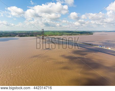 Wide Photo Of The Humber Bridge, Near Kingston Upon Hull, East Riding Of Yorkshire, England, Single-