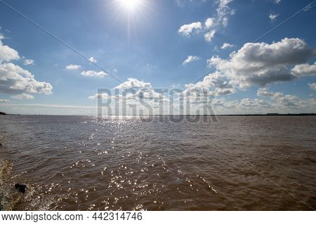 Wide Photo Of The Humber Bridge, Near Kingston Upon Hull, East Riding Of Yorkshire, England, Single-