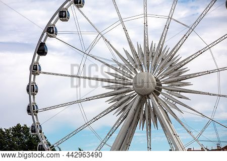 Gdansk, Poland - Sept 9, 2020: Ferris Wheel On The Granary Island In Gdansk, Poland