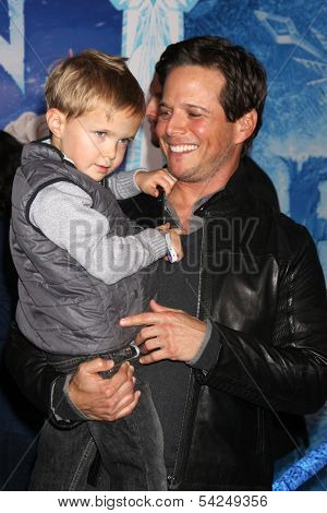 LOS ANGELES - NOV 19:  Scott Wolf at the 