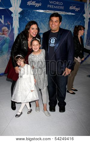 LOS ANGELES - NOV 19:  Annie Lopez, Kristen Anderson-Lopez, Katie Lopez, Bobby Lopez at the 