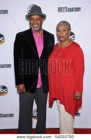 LOS ANGELES - SEP 28:  James Pickens Jr & Gina Pickens arrives to 