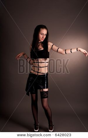 sexy emo gothic dívka s tělem ve tvaru