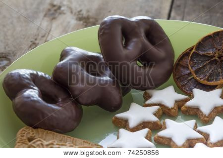 Lebkuchen, Cinnamon Stars And Almond Biscuit