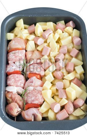 Pánev s syrové Kebab a brambory